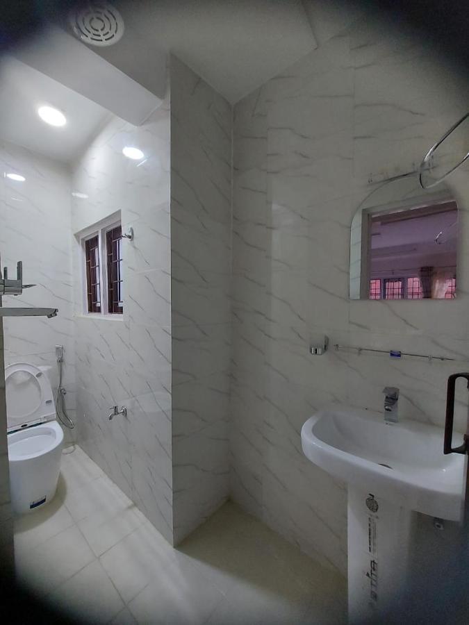 Om Bramha Hotel Катманду Екстер'єр фото