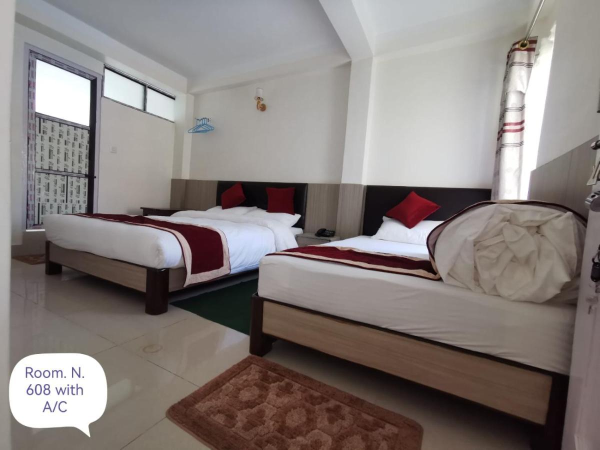 Om Bramha Hotel Катманду Екстер'єр фото